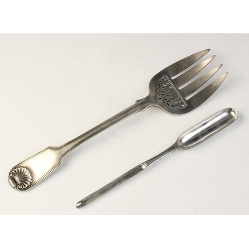 23 - A Victorian silver serving fork by Brewis & Co, London 1891, with fiddle thread and shell pattern ha... 