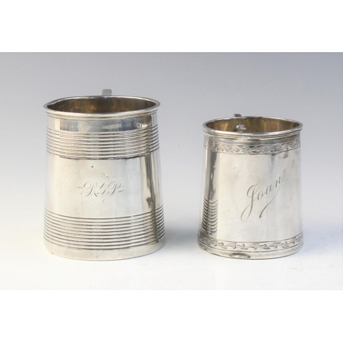 32 - A George III silver tankard by George Knight, London 1818, of tapered cylindrical form with reeded d... 