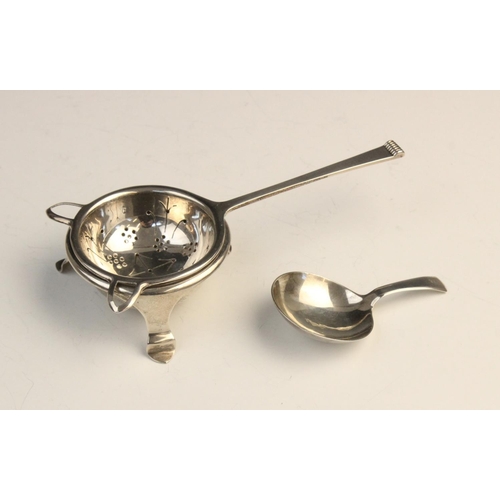 4 - A George V silver tea strainer and stand by Cooper Brothers & Sons Ltd, Sheffield 1937, the strainer... 