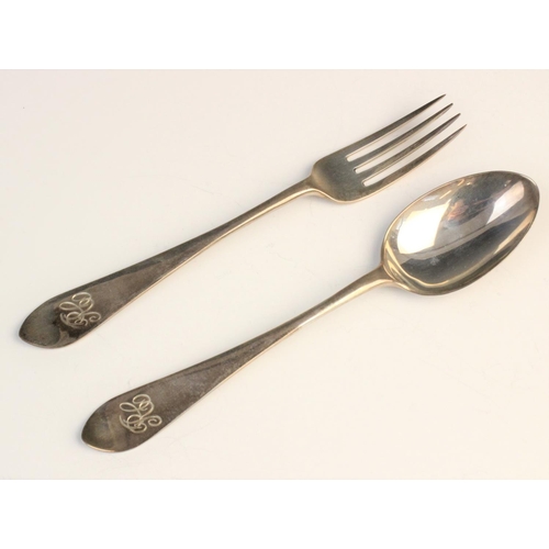 43 - A set of eight George III Old English pattern silver teaspoons by Thomas Wallis II, London 1806-7, e... 