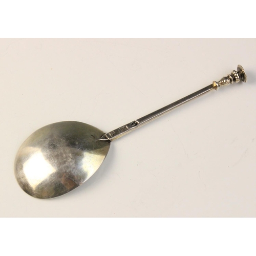 97 - A Charles I silver seal-top spoon by Edward Hole, London 1626, fig-shaped bowl with tapered stem, th... 