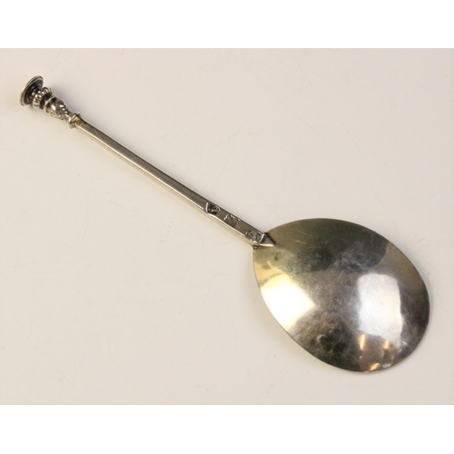 97 - A Charles I silver seal-top spoon by Edward Hole, London 1626, fig-shaped bowl with tapered stem, th... 