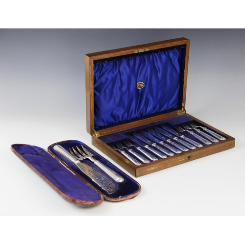 11 - A set of six George V silver fish knives and forks by Thomas Bradbury & Sons Ltd, Sheffield 1919, ea... 