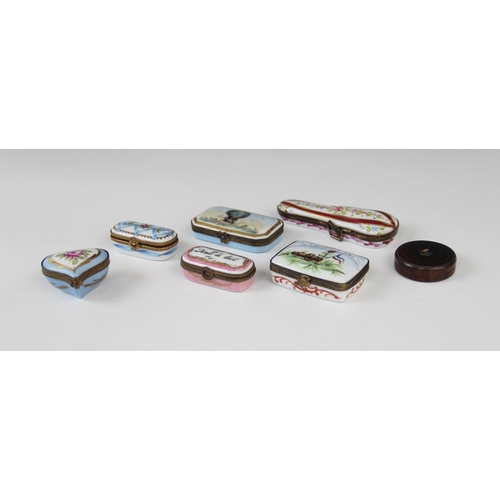 189 - A collection of Paris porcelain pill boxes, 19th century and later, comprising: three Limoges exampl... 