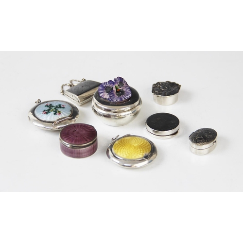 44 - A selection of silver and white metal boxes, cases and compacts, to include a silver and yellow guil... 
