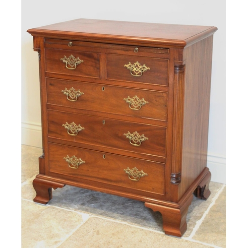 635 - A George III style mahogany bachelors chest, the rectangular thumb moulded top above a baize lined b... 