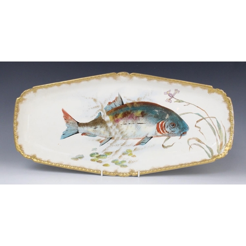 245 - A Franz Anton Mehlem fish service, late 19th century, comprising: a fish platter, a sauce boat and s... 