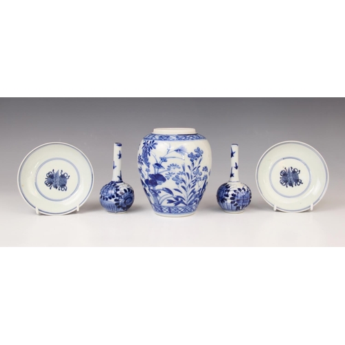 271 - A collection of 18th century and later Chinese blue and white porcelain, to include a pair of tea bo... 