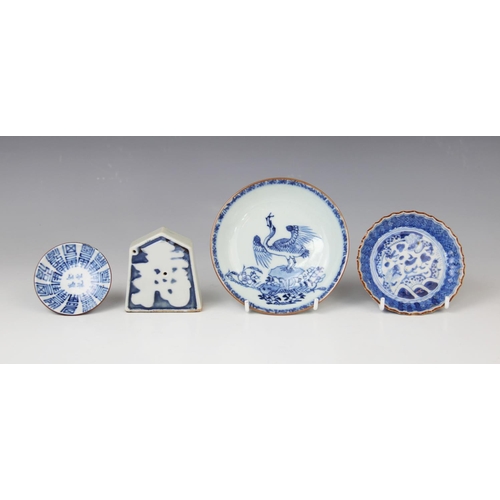 271 - A collection of 18th century and later Chinese blue and white porcelain, to include a pair of tea bo... 