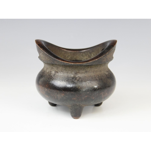 284 - A Chinese bronze censer, with archaic four character mark, 12cm wide