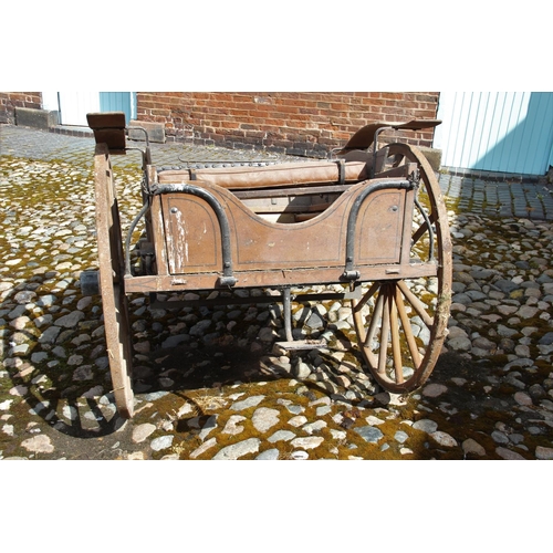 313 - An early 20th century single pony trap by J.B. Huxley & Co, Whitchurch, the 4ft wide frame with orig... 