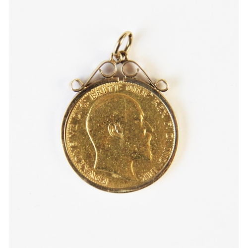 79 - An Edward VII sovereign dated 1907 in pendant mount, gross weight 8.9g