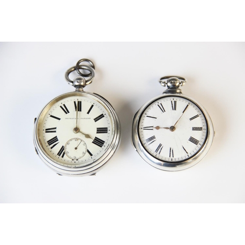 84 - A William IV silver pair cased pocket watch, the round white dial with black Roman numerals, set to ... 