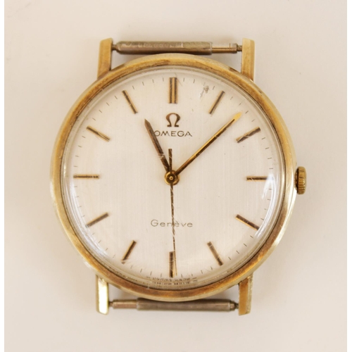 96 - A gentleman's vintage Omega Geneve 9ct gold wristwatch, the round cream dial with baton markers, set... 