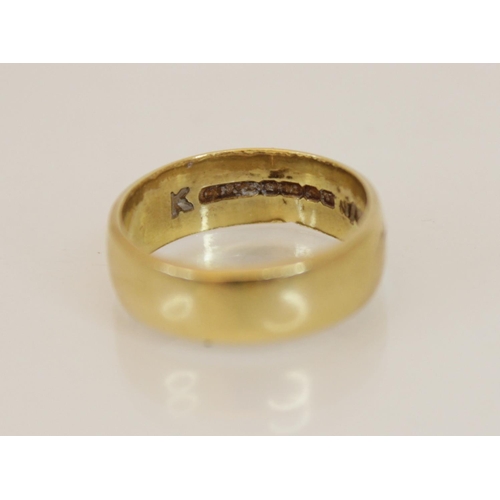 160 - An 18ct gold wedding band, marks for Birmingham 1968, ring size L, weight 4.5gms