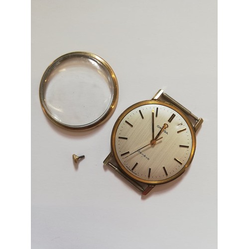 96 - A gentleman's vintage Omega Geneve 9ct gold wristwatch, the round cream dial with baton markers, set... 