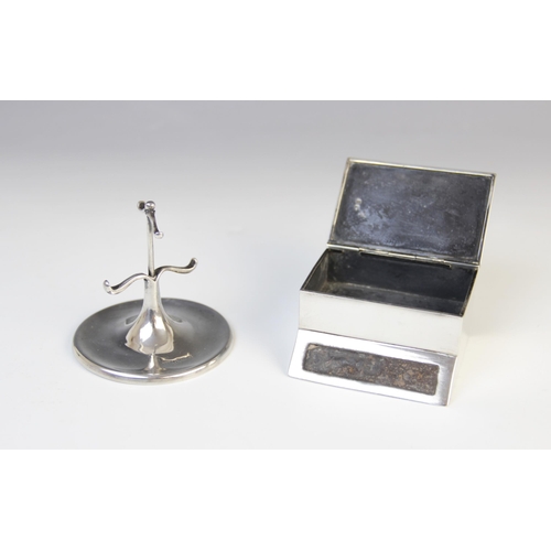 126 - A George V silver table vesta, marks for Birmingham 1912 (maker's mark worn), of rectangular form wi... 