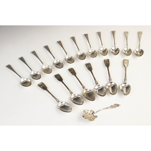 5 - A set of eleven George V Old English pattern silver teaspoons Cooper Brothers & Sons Ltd, Sheffield ... 