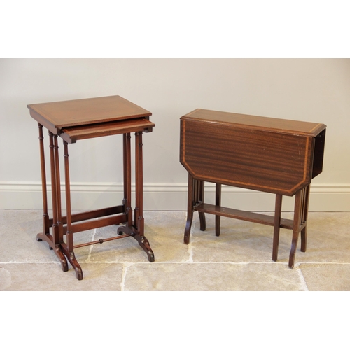 917 - An Edwardian mahogany Sutherland table, the rectangular drop leaf top with satinwood cross banding a... 