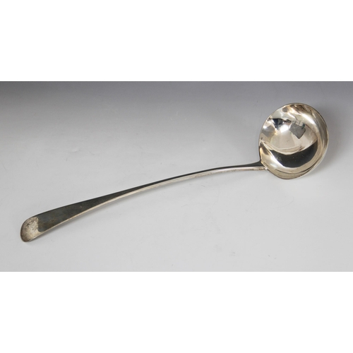 21 - A George III Old English pattern silver ladle, Solomon Hougham, London 1799, 35cm long, weight 6.28o... 