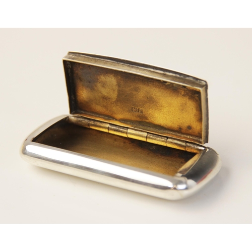 62 - A George V silver snuff box, Stokes & Ireland, Chester 1919, of rounded rectangular form, plain poli... 