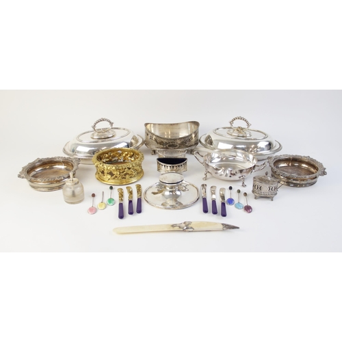 70 - A selection of tableware and accessories, to include a George V silver mounted capstan inkwell by A ... 