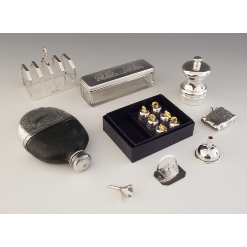 69 - A selection of silver and white metal tableware and accessories, to include an Edwardian silver plac... 