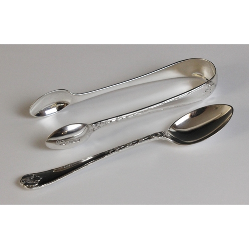 66 - A cased set of twelve George V silver teaspoons, Manoah Rhodes & Sons Ltd, Sheffield 1927, each with... 