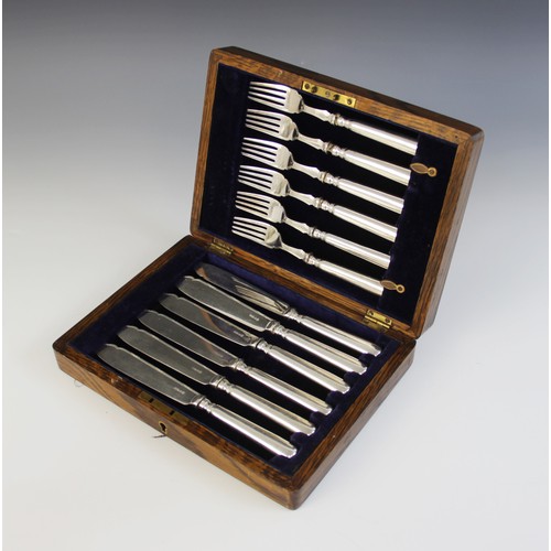 46 - A cased set of silver handled fish knives and forks, Allen & Darwin, Sheffield (various dates), each... 