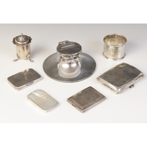 14 - * A selection of silver and silver coloured tableware and accessories, to include; an Edwardian silv... 