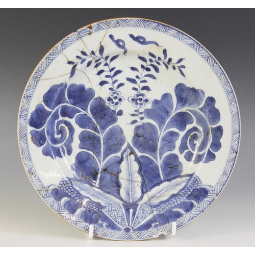 308 - A collection of 18th century Chinese porcelain blue and white plates, to include a tobacco leaf exam... 