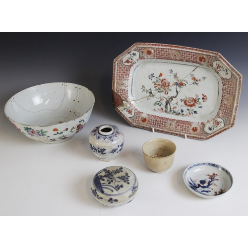 318 - A selection of Chinese porcelain, predominantly 18th century to include a canted rectangular rouge d... 