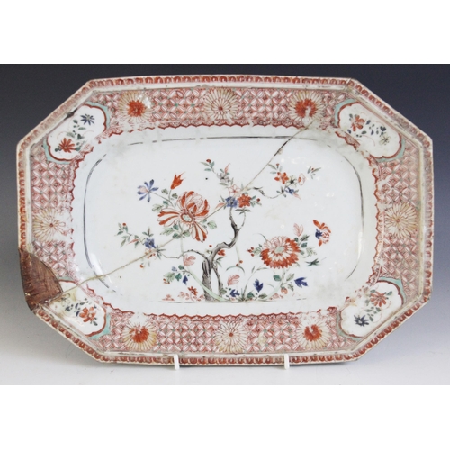 318 - A selection of Chinese porcelain, predominantly 18th century to include a canted rectangular rouge d... 