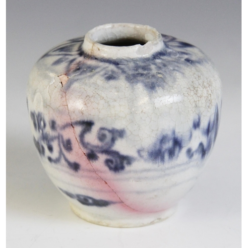 318 - A selection of Chinese porcelain, predominantly 18th century to include a canted rectangular rouge d... 