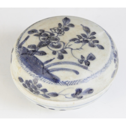 318 - A selection of Chinese porcelain, predominantly 18th century to include a canted rectangular rouge d... 