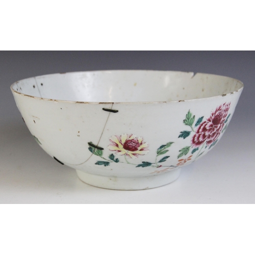 318 - A selection of Chinese porcelain, predominantly 18th century to include a canted rectangular rouge d... 