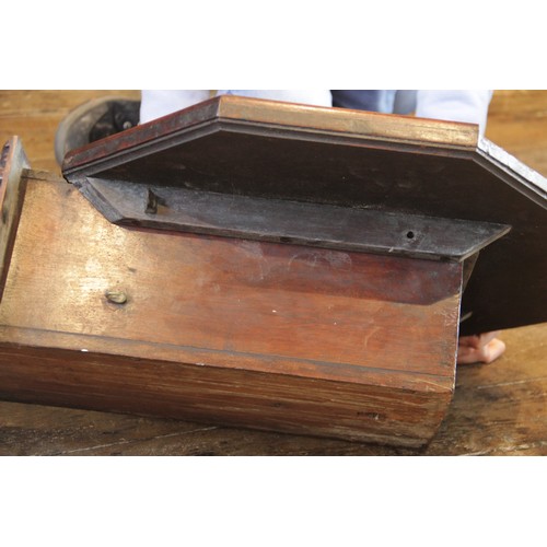 515 - A 19th century mahogany cased 'Act of parliament' or tavern clock, the 49cm wooden octagonal dial wi... 