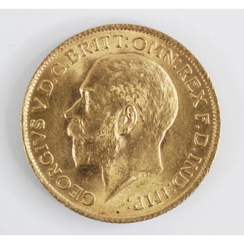 129 - A George V sovereign, dated 1915, 7.9gms