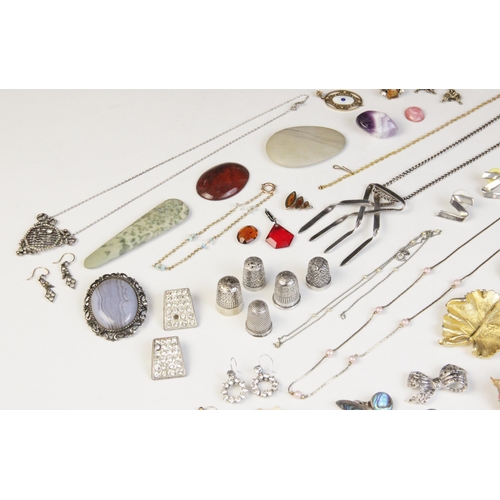 104 - A selection of costume jewellery and accessories, including a silver gilt enamelled pendant by Mariu... 