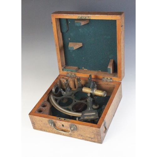 八分儀　H.G. Blair & Co. Cardiff & Barry A sextant by H.G. Blair & Co (Cardiff & Barry), of typical form