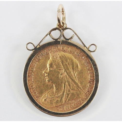 71 - A late Victorian half sovereign, dated 1900, set to a 9ct gold pendant mount, weight 5.3gms