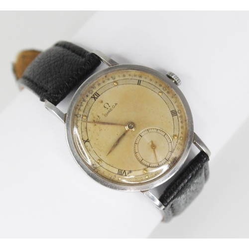 83 - A Gentleman's 1950's Omega automatic wristwatch, circular dial Roman numerals and dot markers, outer... 