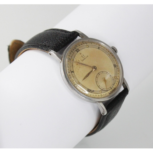 83 - A Gentleman's 1950's Omega automatic wristwatch, circular dial Roman numerals and dot markers, outer... 