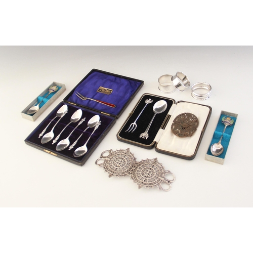 23 - A selection of silver accessories and tableware, to include a Victorian silver nurse's belt buckle, ... 