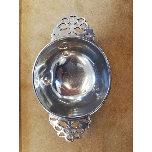 37 - A Victorian Scottish silver quaich, Hamilton and Inches, Edinburgh 1898, of plain polished circular ... 
