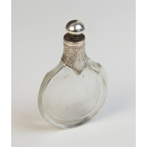 18 - An Edwardian silver mounted glass scent bottle, Cornelius Desormeaux Saunders & James Francis Hollin... 
