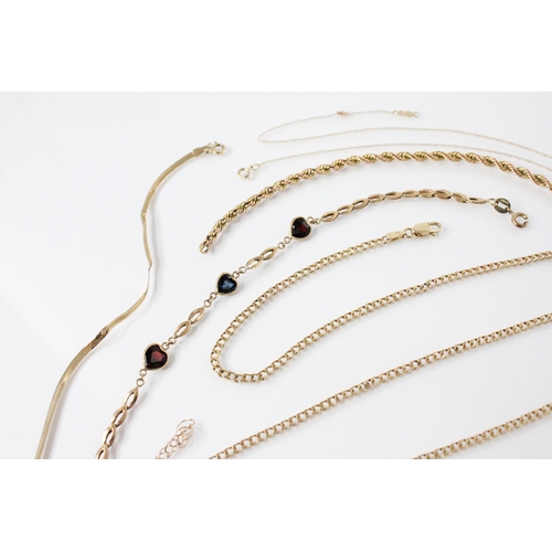 115 - A selection of 9ct gold jewellery, to include a 9ct gold curb link chain, 44cm long, a 9ct gold herr... 