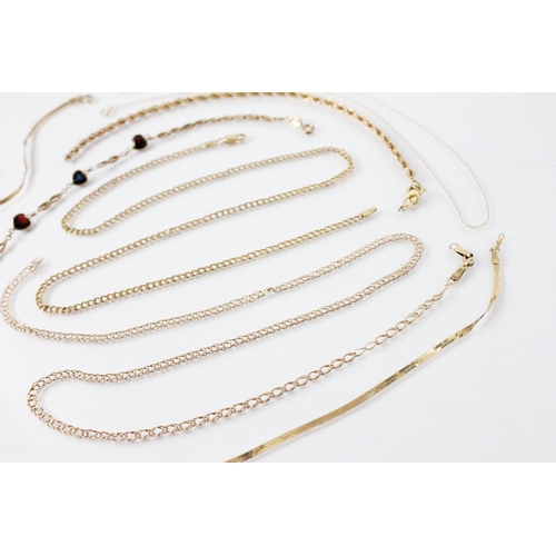 115 - A selection of 9ct gold jewellery, to include a 9ct gold curb link chain, 44cm long, a 9ct gold herr... 