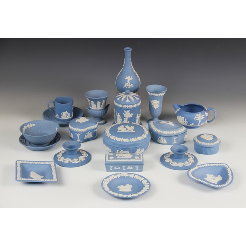 416 - A selection of early 20th century and later Wedgwood Jasperware, to include a trinket box and cover,... 