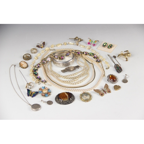 128 - A selection of vintage costume jewellery, to include a silver bangle by H Samuel Ltd, Birmingham 196... 